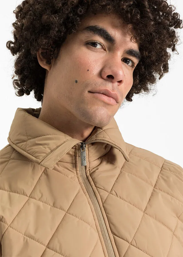 Chaqueta guateada con poliéster reciclado, cuello alto y corte regular Capuchino