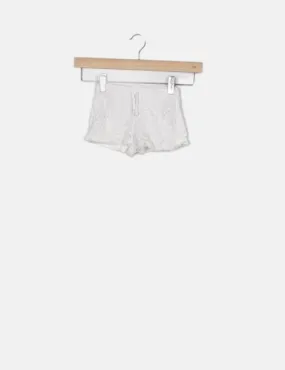 Zara Short blanco detalle encaje